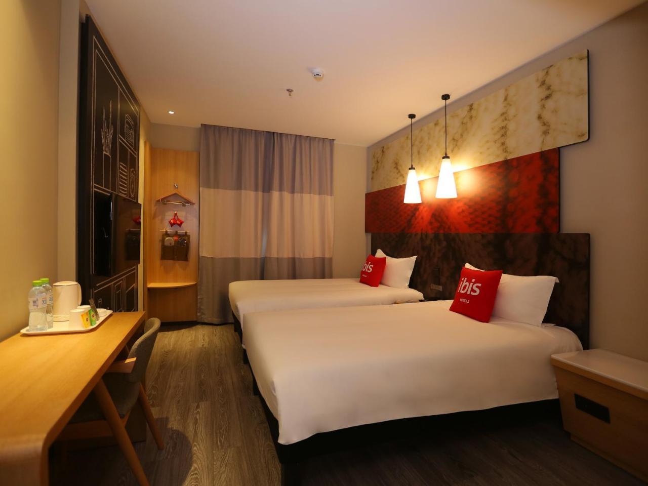 Ibis Haikou Injoy Plaza Hotel Екстериор снимка